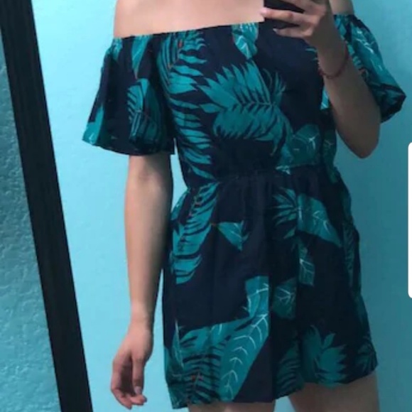 Off Shoulder Leaf Print Romper - Picture 7 of 7